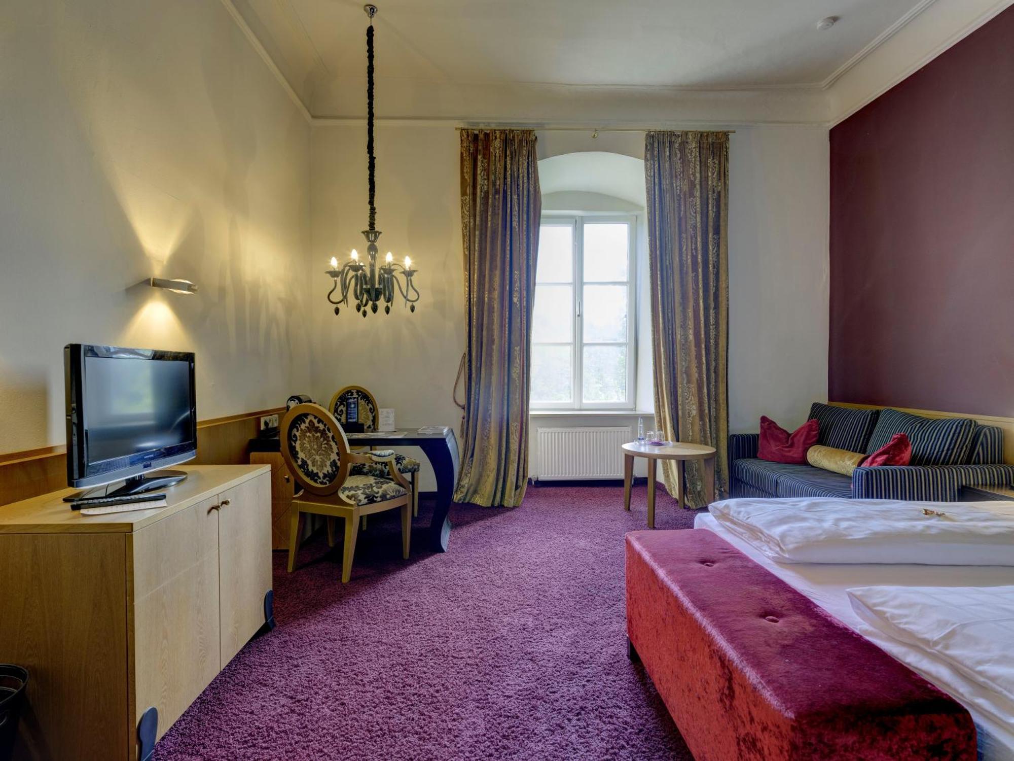 Klostergasthof Raitenhaslach Burghausen Buitenkant foto