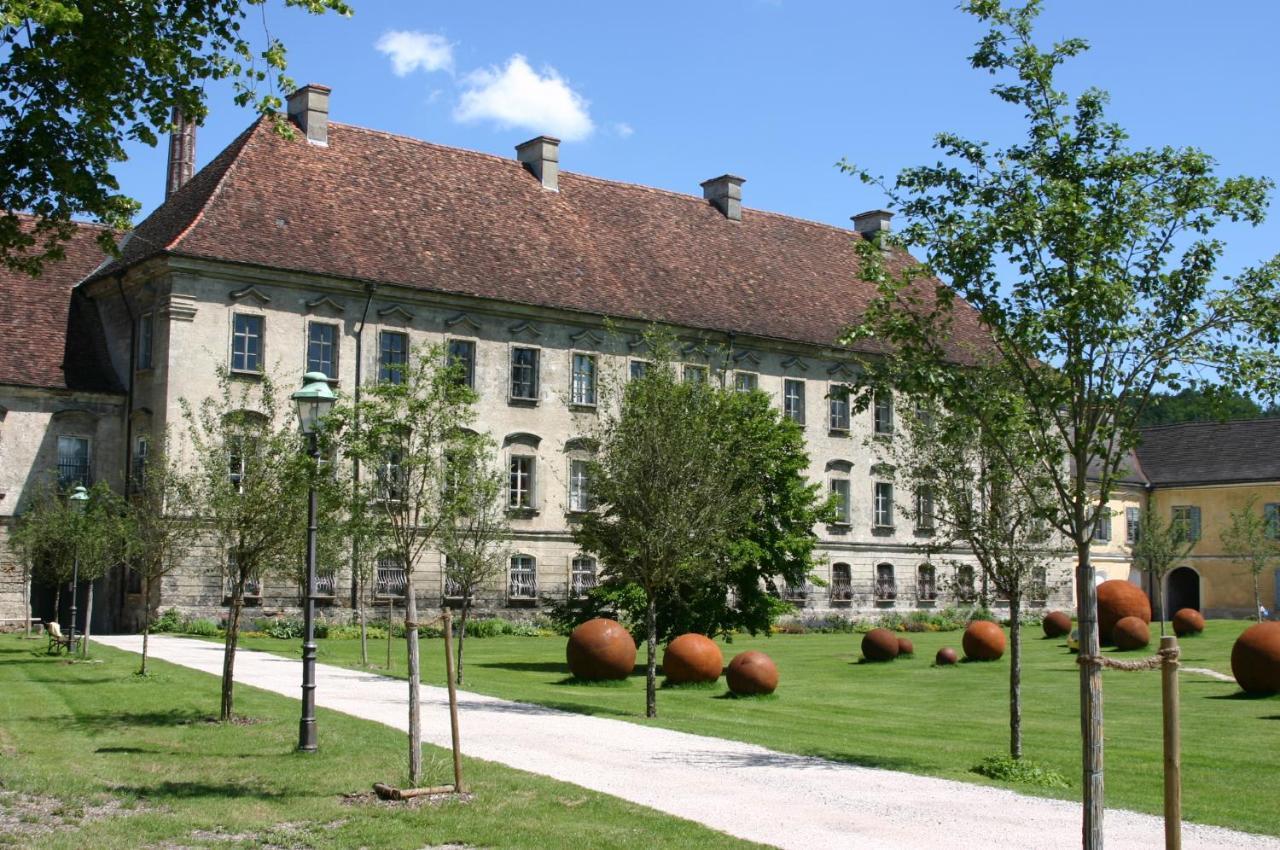 Klostergasthof Raitenhaslach Burghausen Buitenkant foto