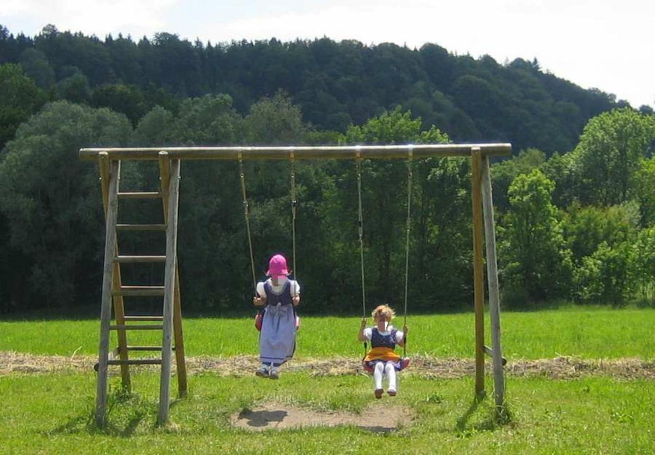 Klostergasthof Raitenhaslach Burghausen Buitenkant foto
